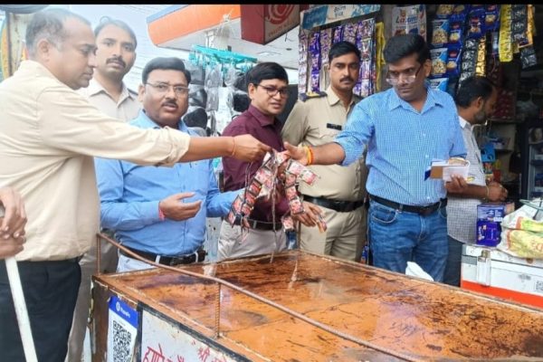 गलत तरीके से तंबाकू बेचोगे तो कार्यवाई होगी..